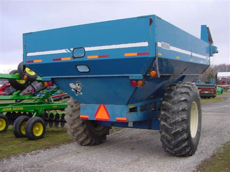 <b>Kinze</b> <b>640</b> Flotation <b>Grain</b> <b>Cart</b> with 4 sided Extension, Tarp, Poly On Augers, More Pictures to Come! Express Financing Get Pre-Approved. . Kinze 640 grain cart specs